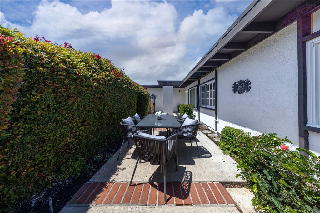 19421 Sierra Lago Road Irvine, CA 92603 - Photo 10 of 55