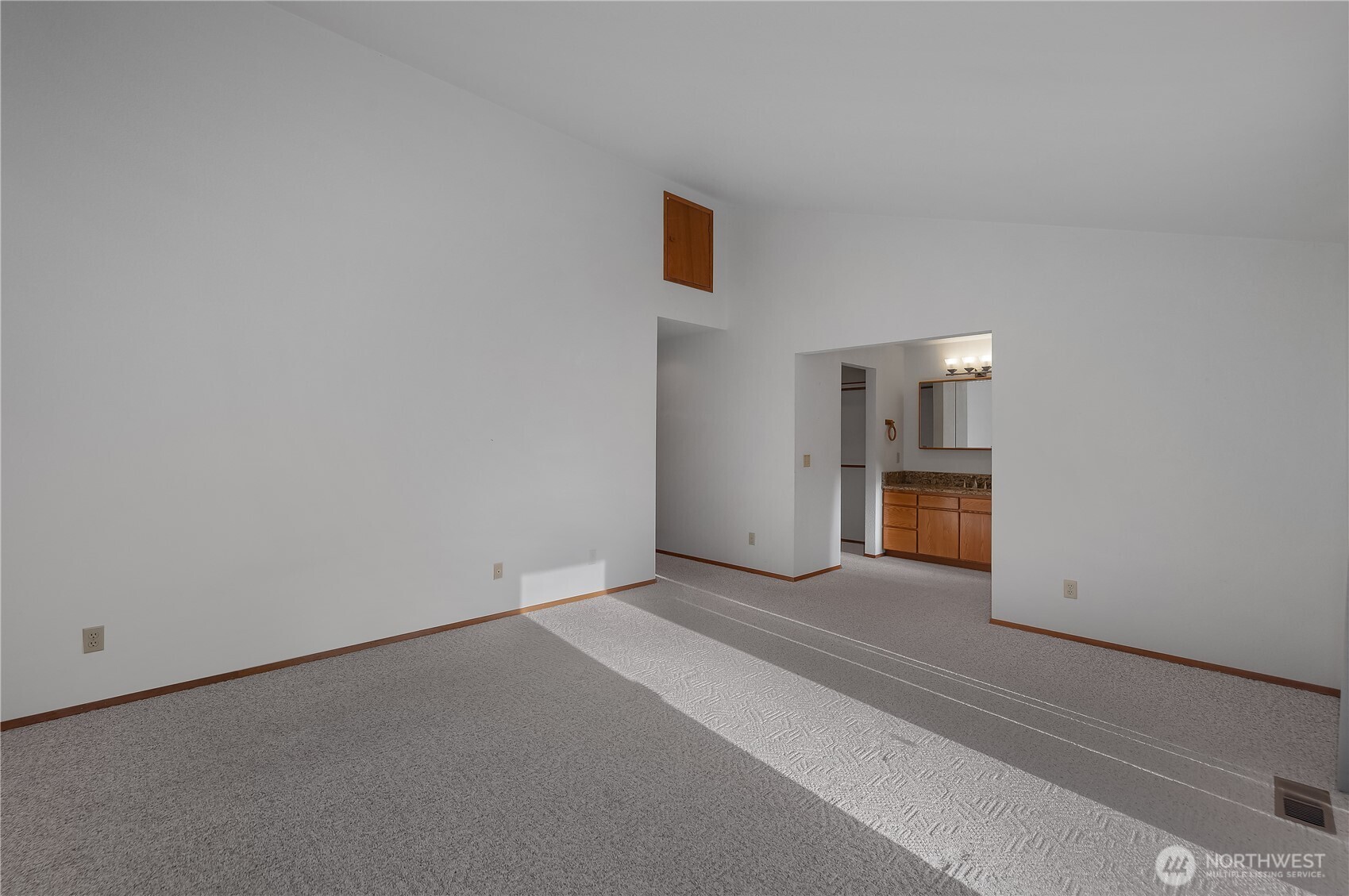 10547 Summit Lake Road Northwest Olympia, WA 98502 - Photo 13 of 40