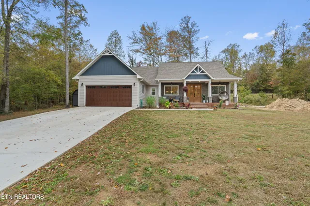 $472,500 | 715 Halfmoon Shores Drive, Ten Mile, TN 37880