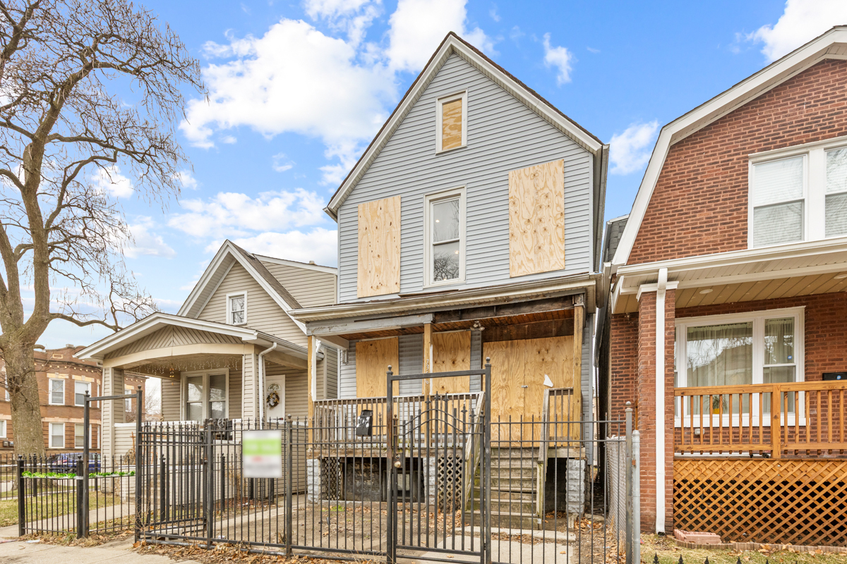 7356 South Champlain Avenue Chicago, IL 60619 - Photo 2 of 31