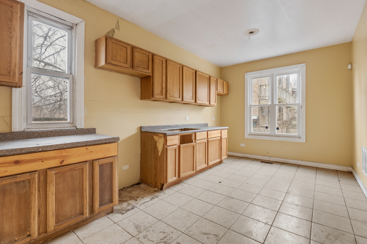 7356 South Champlain Avenue Chicago, IL 60619 - Photo 27 of 31