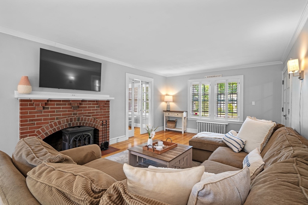 18 Pickwick Road Marblehead, MA 01945 - Photo 3 of 30