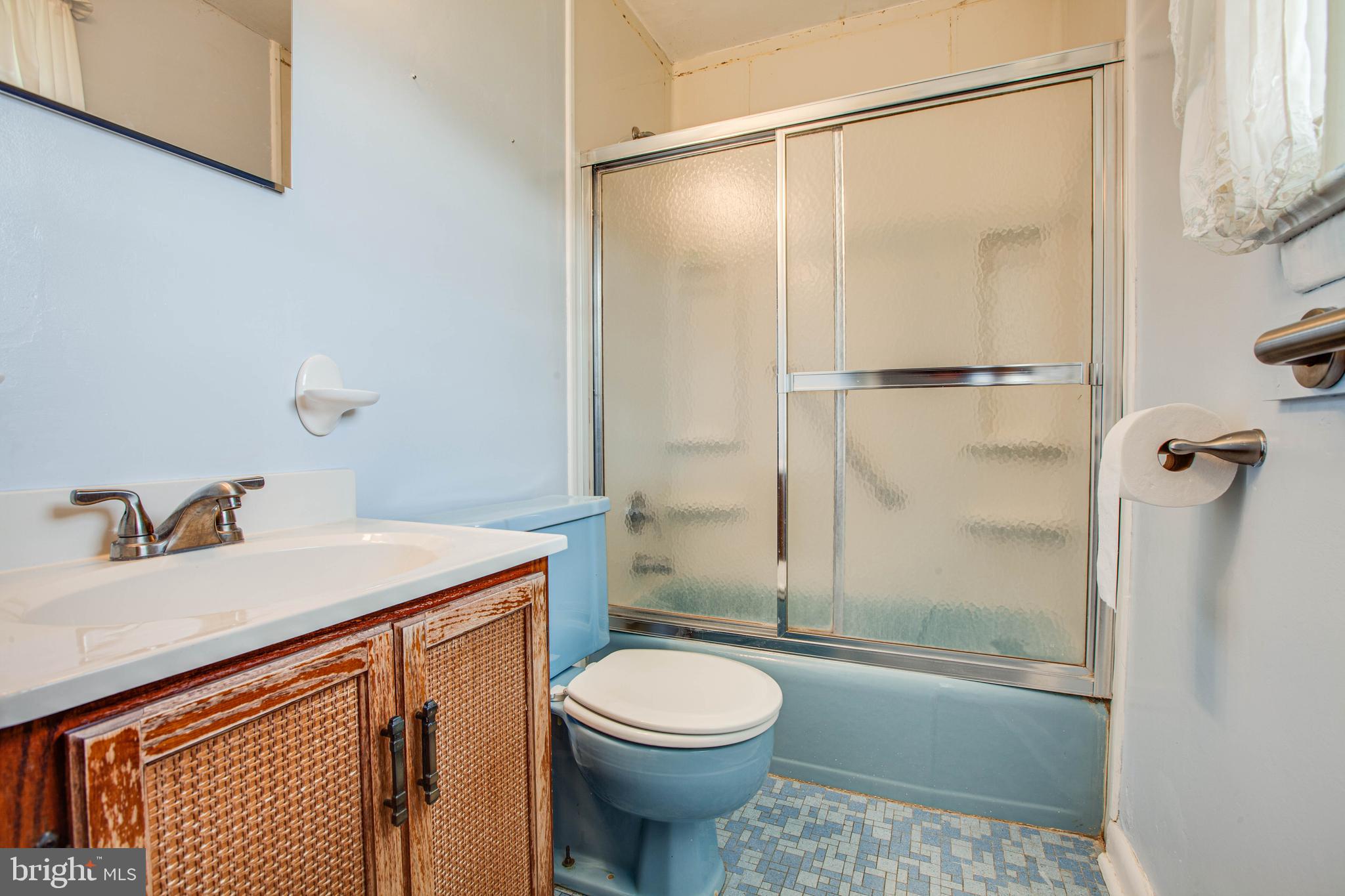 6920 Ruskin Street Springfield, VA 22150 - Photo 22 of 51 Master Bathroom