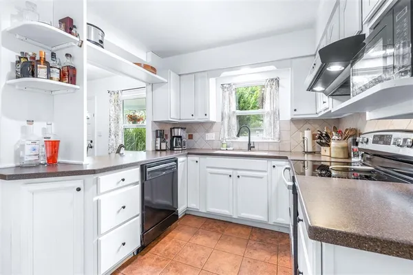 $389,900 | 222 14th Avenue Southwest, Largo, FL 33770