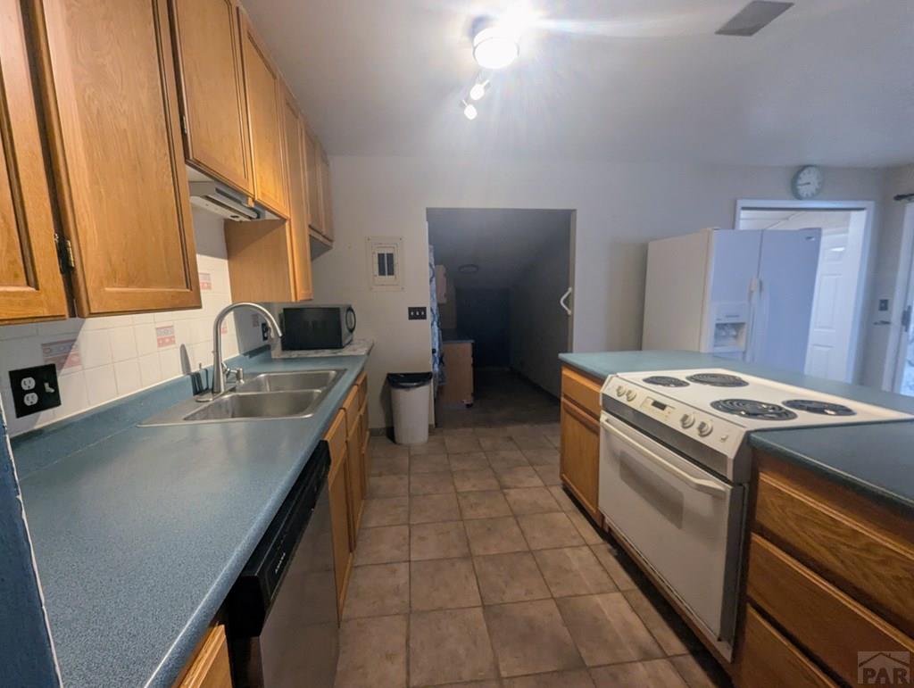 1801 Raton Avenue La Junta, CO 81050 - Photo 6 of 16