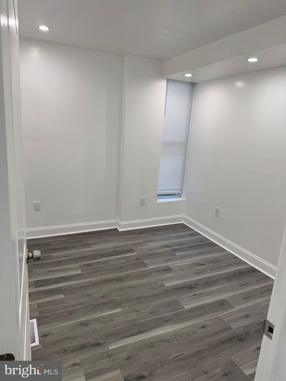 1729 North Bond Street Baltimore, MD 21213 - Photo 4 of 34