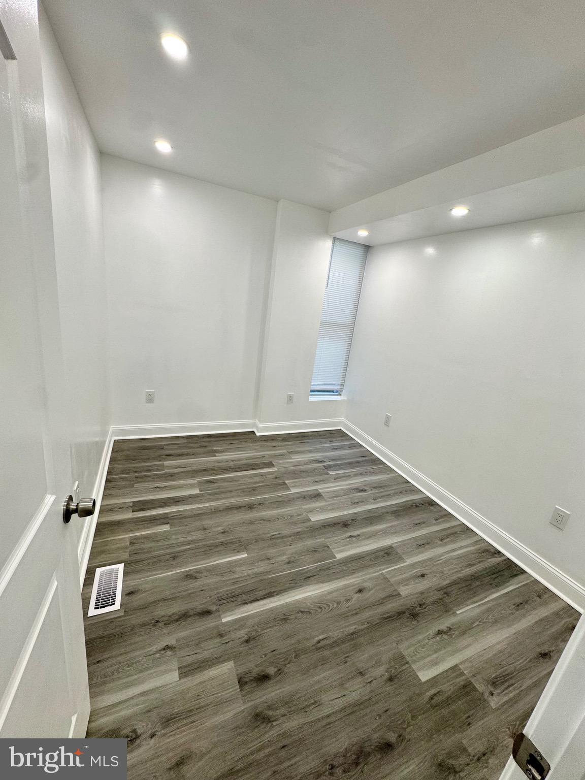 1729 North Bond Street Baltimore, MD 21213 - Photo 5 of 34