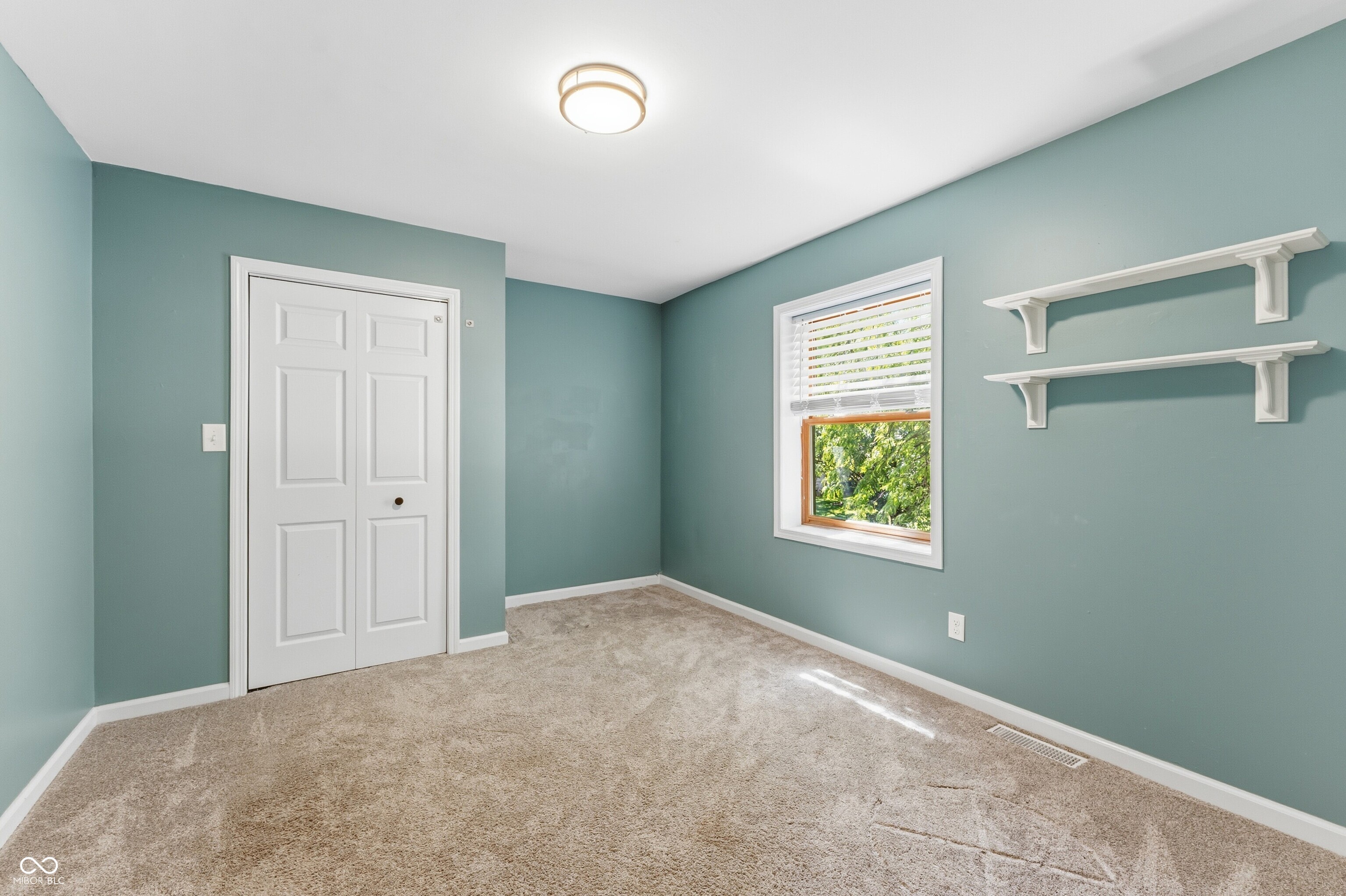906 Hummingbird Lane Columbus, IN 47203 - Photo 29 of 43