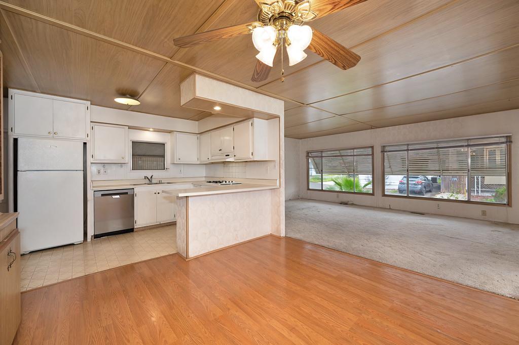 13 Duval Street Citrus Heights, CA 95621 - Photo 3 of 39