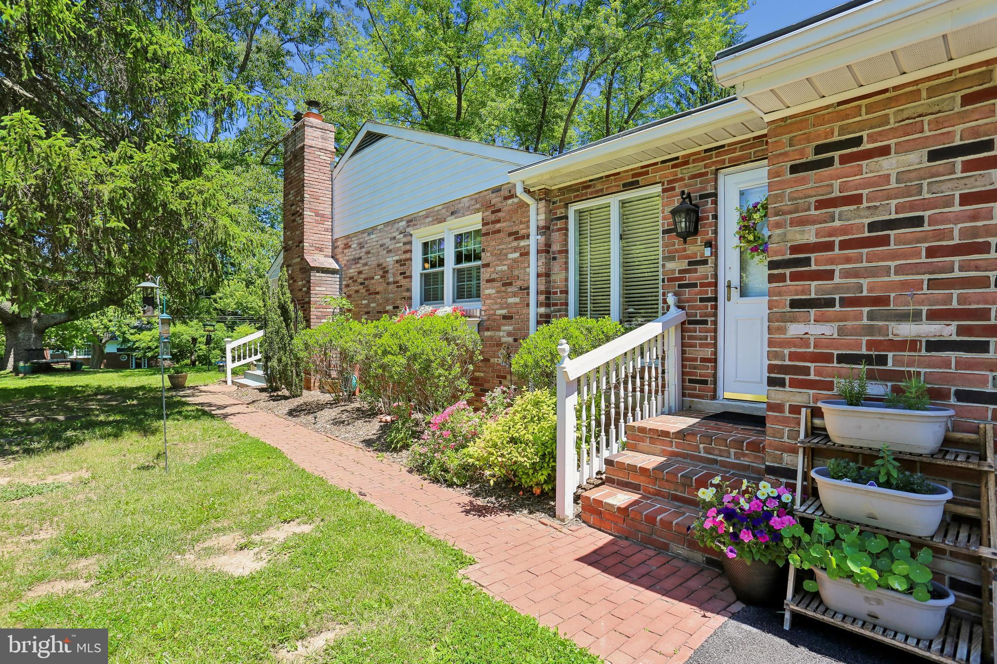 9304 Gue Road Damascus, MD 20872 - Photo 63 of 81 Side entry
