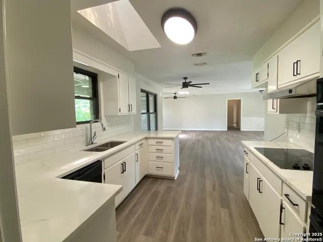 $319,999 | 749 Windrock Drive, Windcrest, TX 78239