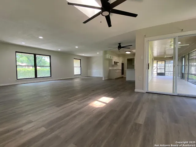 $319,999 | 749 Windrock Drive, Windcrest, TX 78239