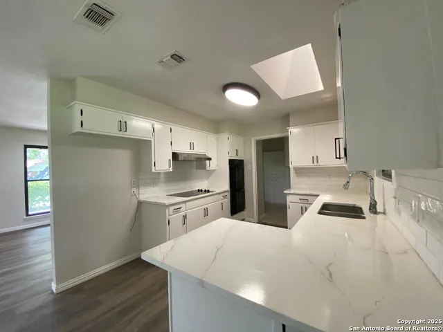 $319,999 | 749 Windrock Drive, Windcrest, TX 78239