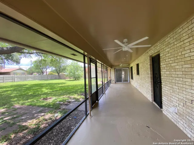 $319,999 | 749 Windrock Drive, Windcrest, TX 78239