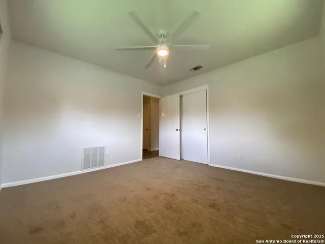 $319,999 | 749 Windrock Drive, Windcrest, TX 78239