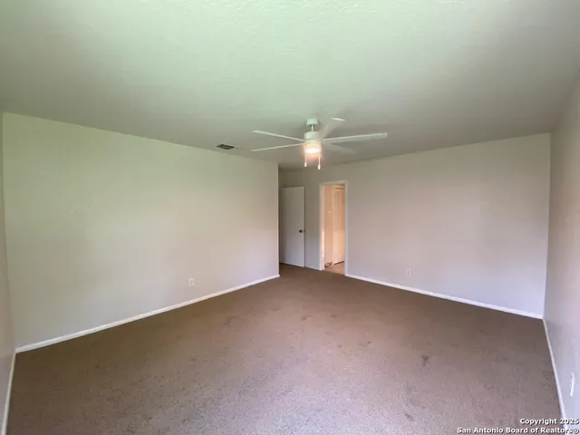 $319,999 | 749 Windrock Drive, Windcrest, TX 78239