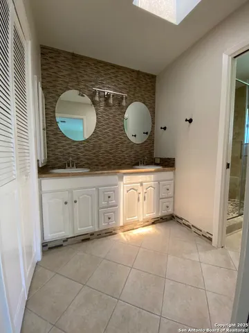 $319,999 | 749 Windrock Drive, Windcrest, TX 78239