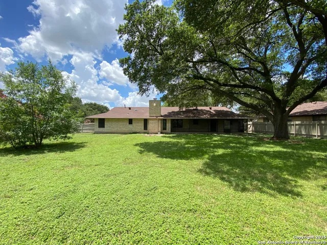 $319,999 | 749 Windrock Drive, Windcrest, TX 78239