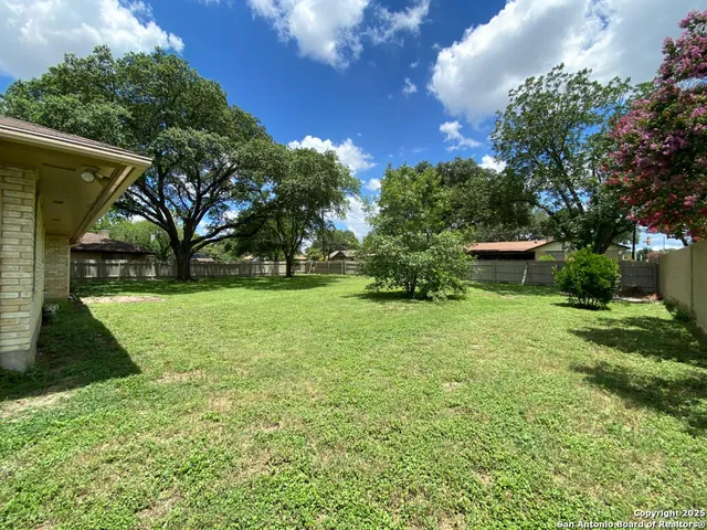 $319,999 | 749 Windrock Drive, Windcrest, TX 78239