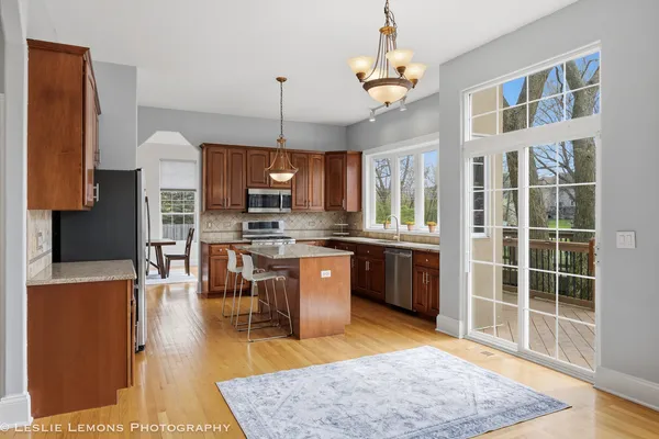 $725,000 | 492 Bond Drive, Batavia, IL 60510