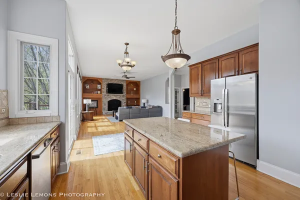 $725,000 | 492 Bond Drive, Batavia, IL 60510