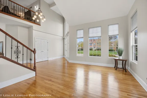 $725,000 | 492 Bond Drive, Batavia, IL 60510