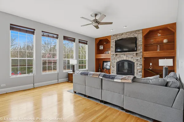 $725,000 | 492 Bond Drive, Batavia, IL 60510