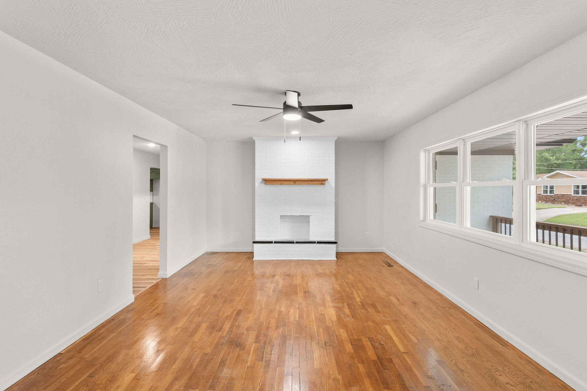 953 West Kerr Street Springfield, MO 65803 - Photo 8 of 32 FrameandFocus_WEBorMLS-8-3