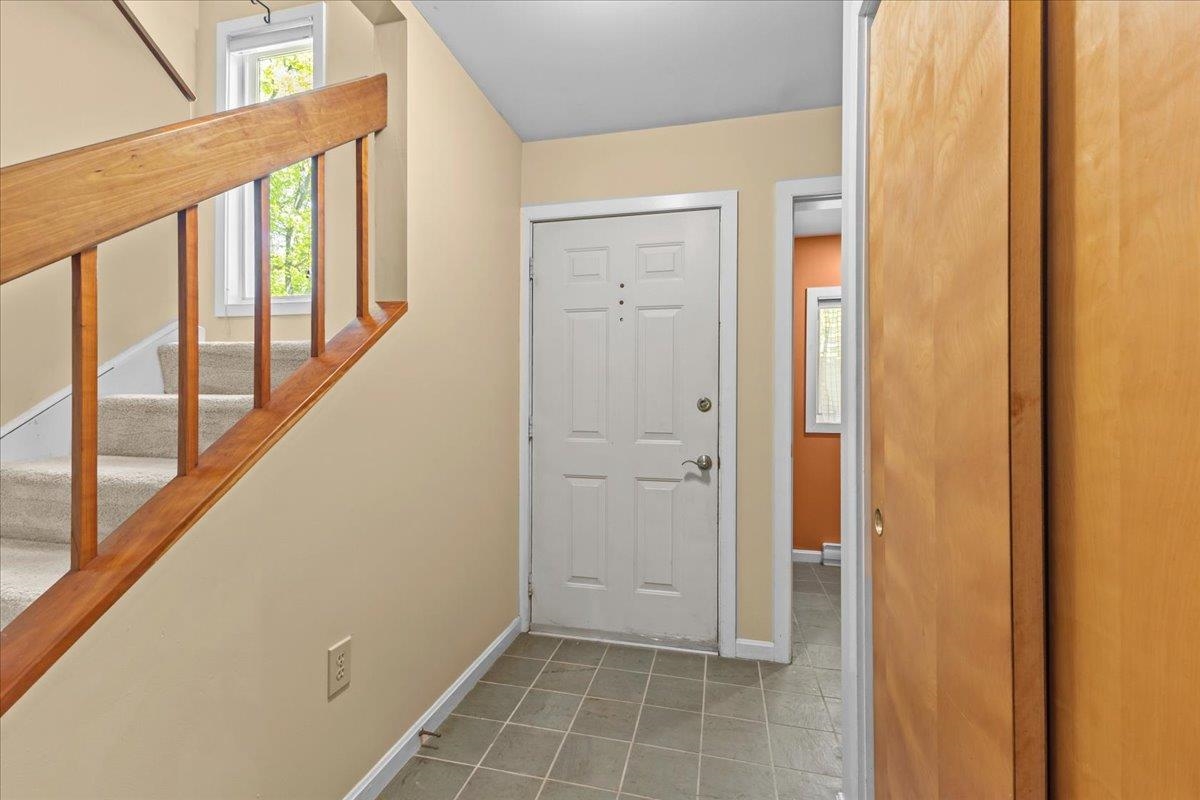 364 Acorn Lane Shelburne, VT 05482 - Photo 4 of 51