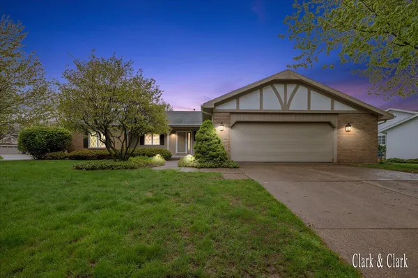 $459,900 | 2220 Mission Hills Drive Southeast, Grand Rapids, MI 49546