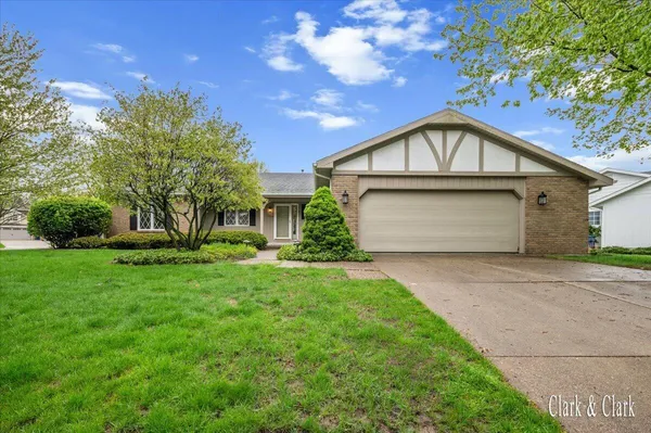 $459,900 | 2220 Mission Hills Drive Southeast, Grand Rapids, MI 49546