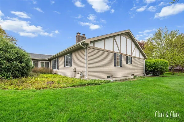 $459,900 | 2220 Mission Hills Drive Southeast, Grand Rapids, MI 49546