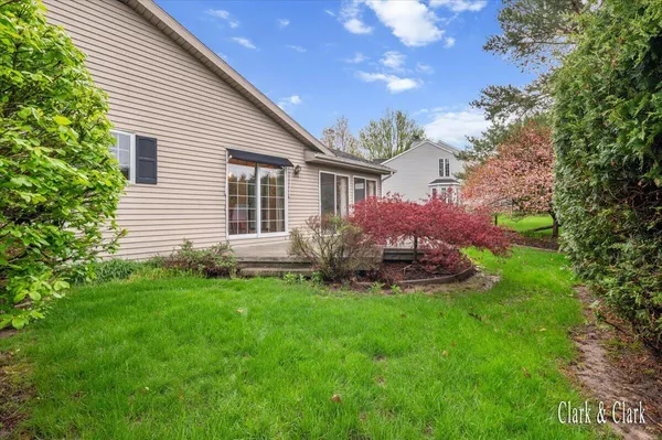 $459,900 | 2220 Mission Hills Drive Southeast, Grand Rapids, MI 49546