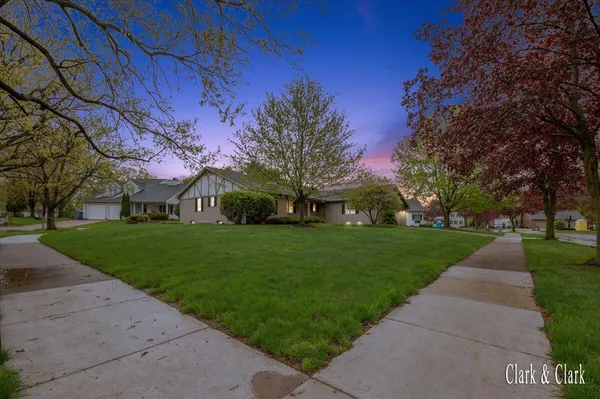$459,900 | 2220 Mission Hills Drive Southeast, Grand Rapids, MI 49546