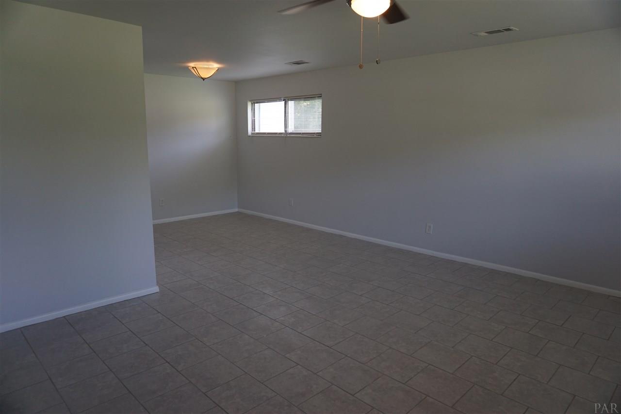 909 East Montclair Road Pensacola, FL 32505 - Photo 4 of 27 Gallery Image 4