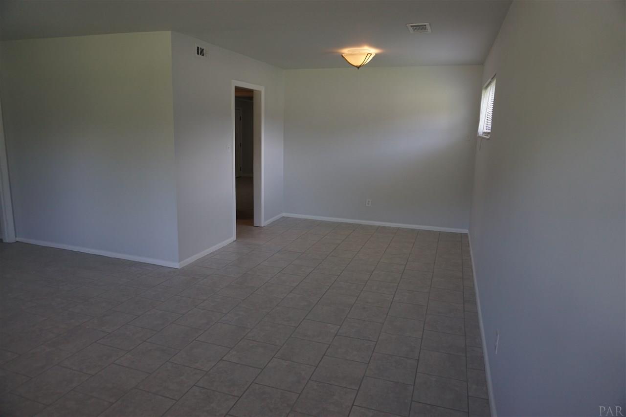 909 East Montclair Road Pensacola, FL 32505 - Photo 5 of 27 Gallery Image 5