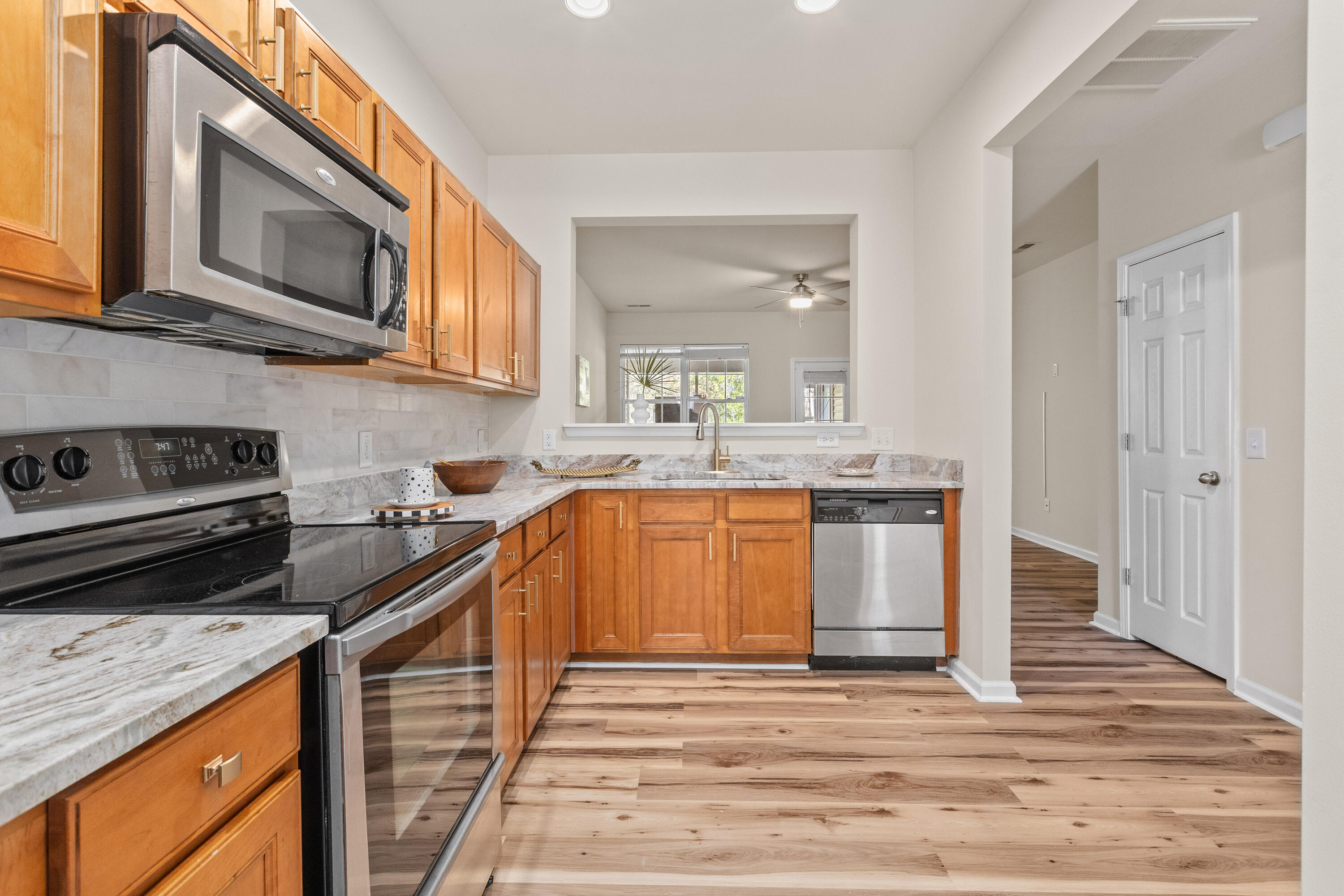 325 Flyway Road Goose Creek, SC 29445 - Photo 19 of 54 325FlywayRd-CasaVerdeMediaLLC10