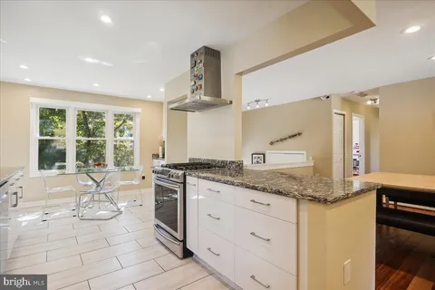 $780,000 | 15208 Bunchberry Court, North Potomac, MD 20878