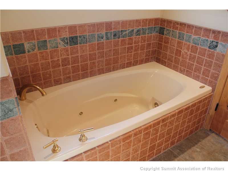 1060 Lindstrom Road Silverthorne, CO 80498 - Photo 15 of 25 Master Bath/Spa.