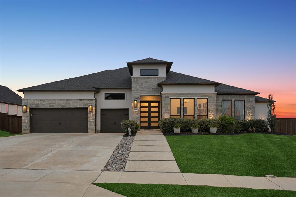 Luxury Custom Perry Homes Home On Nearly Half An Acre