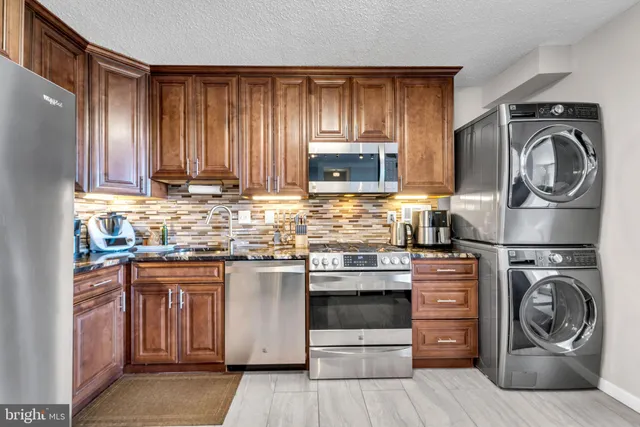 $415,000 | 3705 South George Mason Drive, Unit 1714S, Falls Church, VA 22041