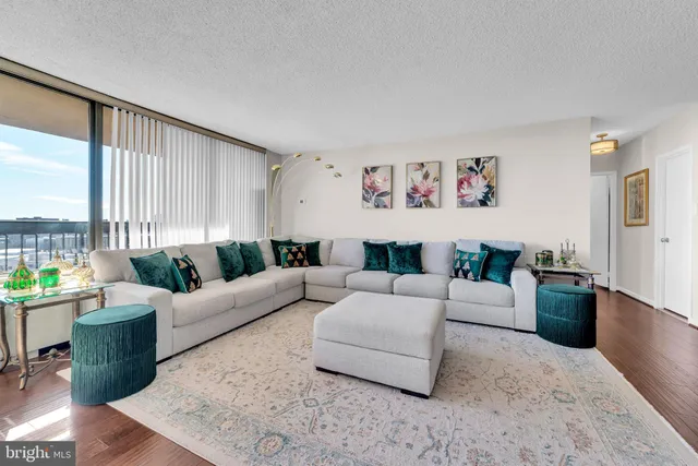 $415,000 | 3705 South George Mason Drive, Unit 1714S, Falls Church, VA 22041