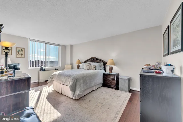 $415,000 | 3705 South George Mason Drive, Unit 1714S, Falls Church, VA 22041