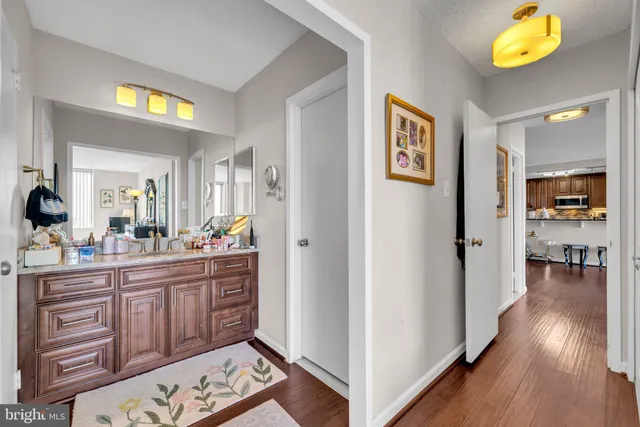 $415,000 | 3705 South George Mason Drive, Unit 1714S, Falls Church, VA 22041