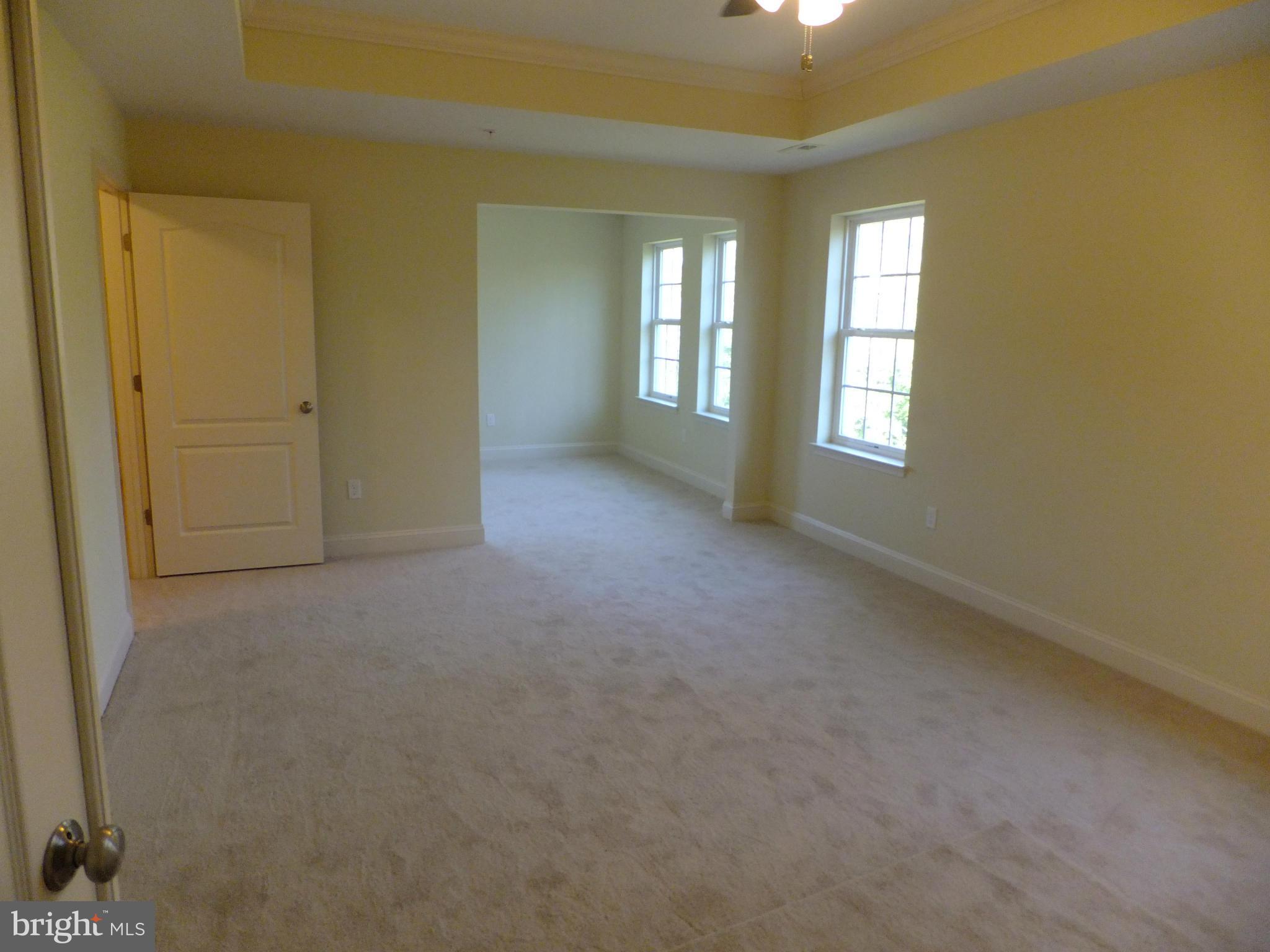 4698 Mountain Road Pasadena, MD 21122 - Photo 14 of 27 OVERSIZE MASTERBEDROOM W/TRAY CEILING/CROWN MLDG.