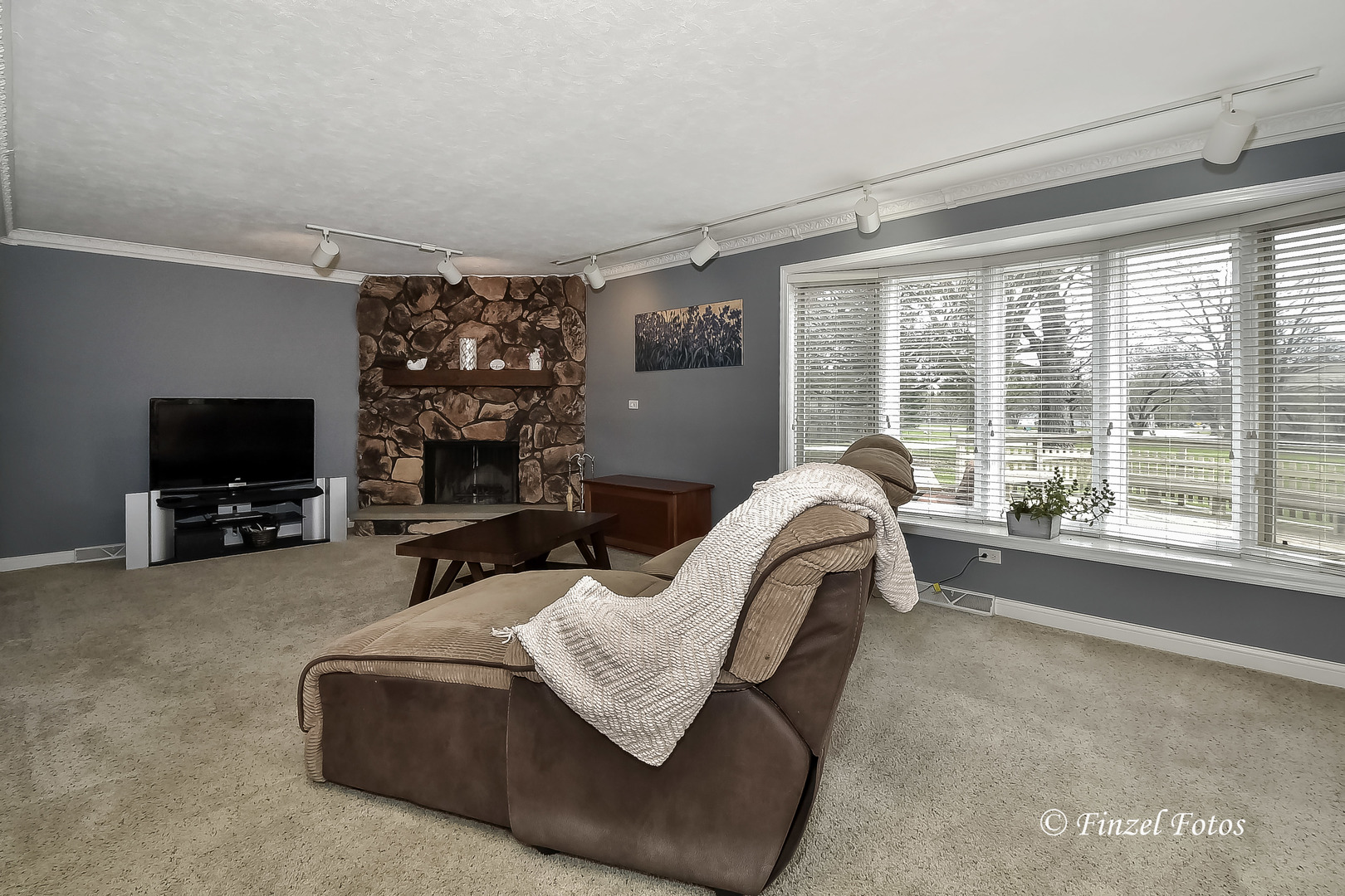 25015 West Caine Road Ingleside, IL 60041 - Photo 7 of 22 Gallery Image 7