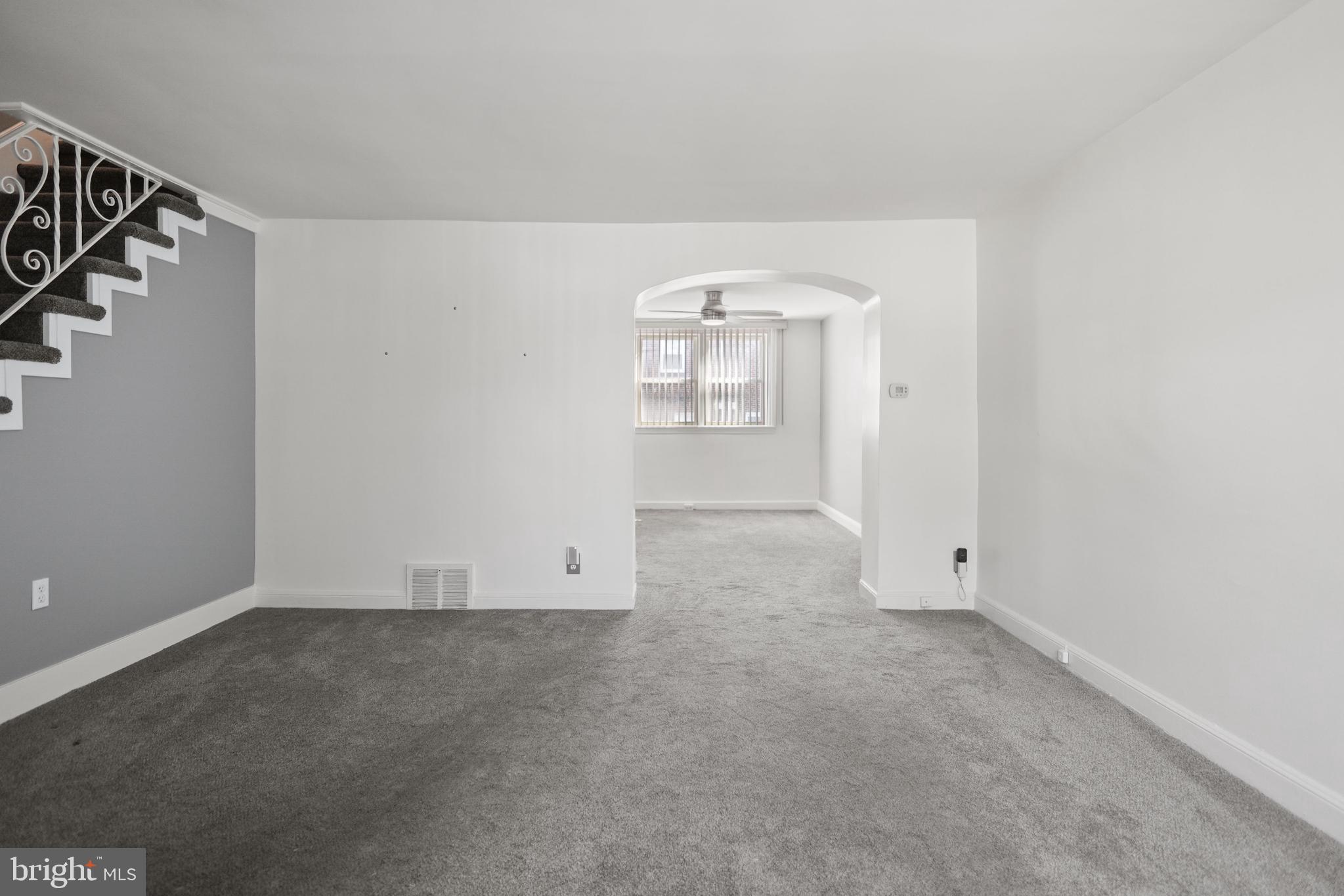 7530 Greenhill Road Philadelphia, PA 19151 - Photo 5 of 32 Living room
