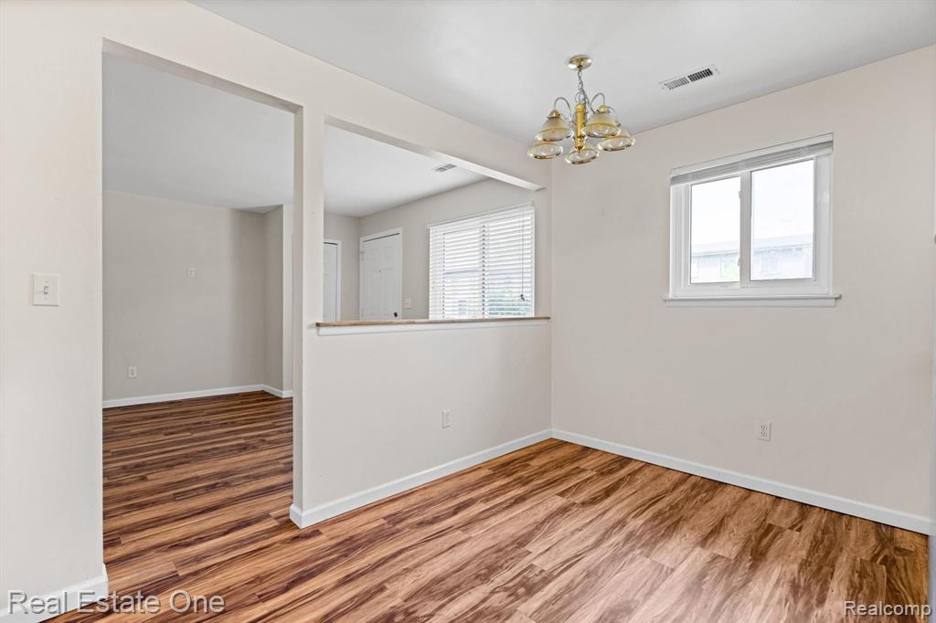 4044 Greenfield Road Berkley, MI 48072 - Photo 5 of 21
