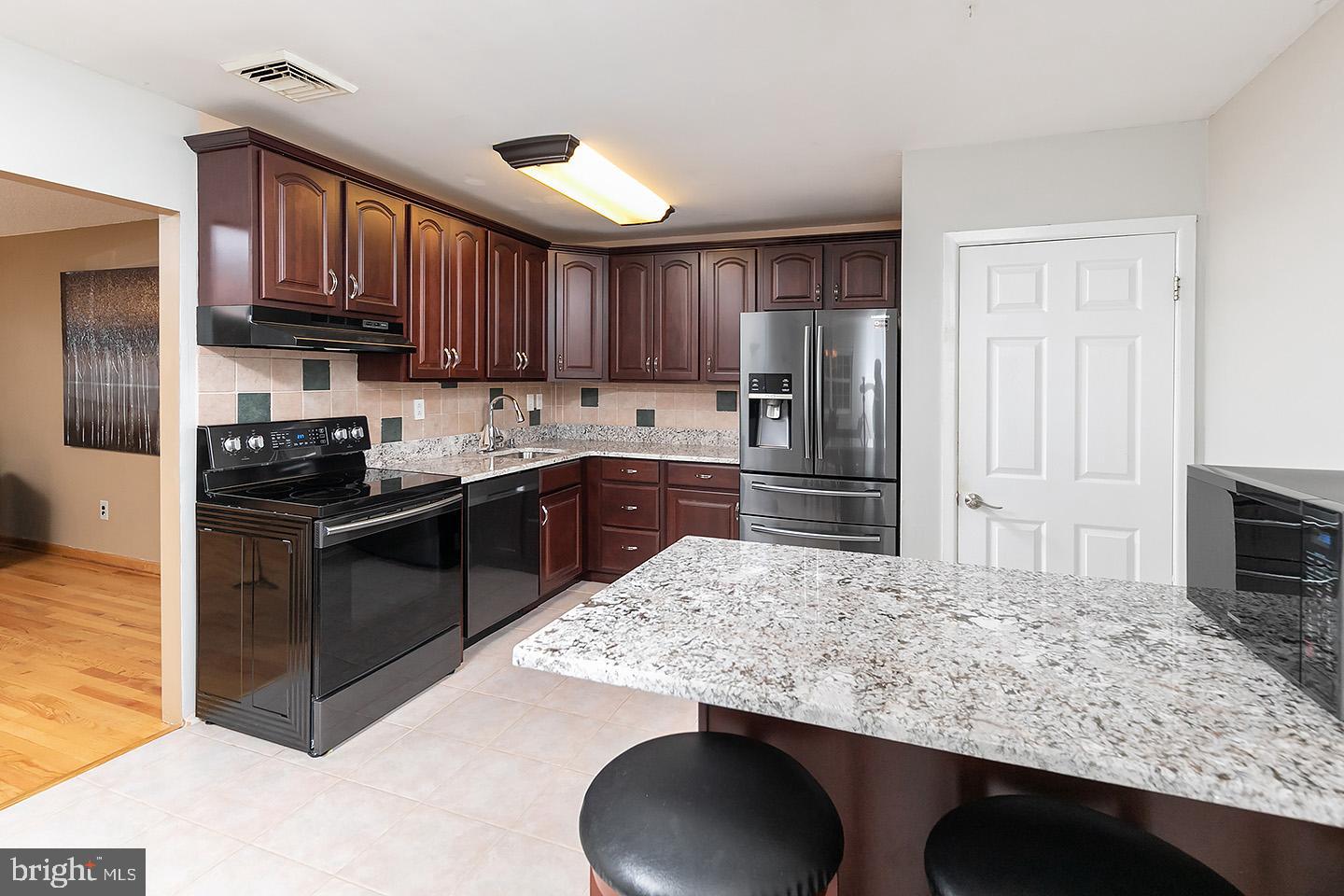 738 Ridge Drive Mantua, NJ 08051 - Photo 6 of 21 Gallery Image 6