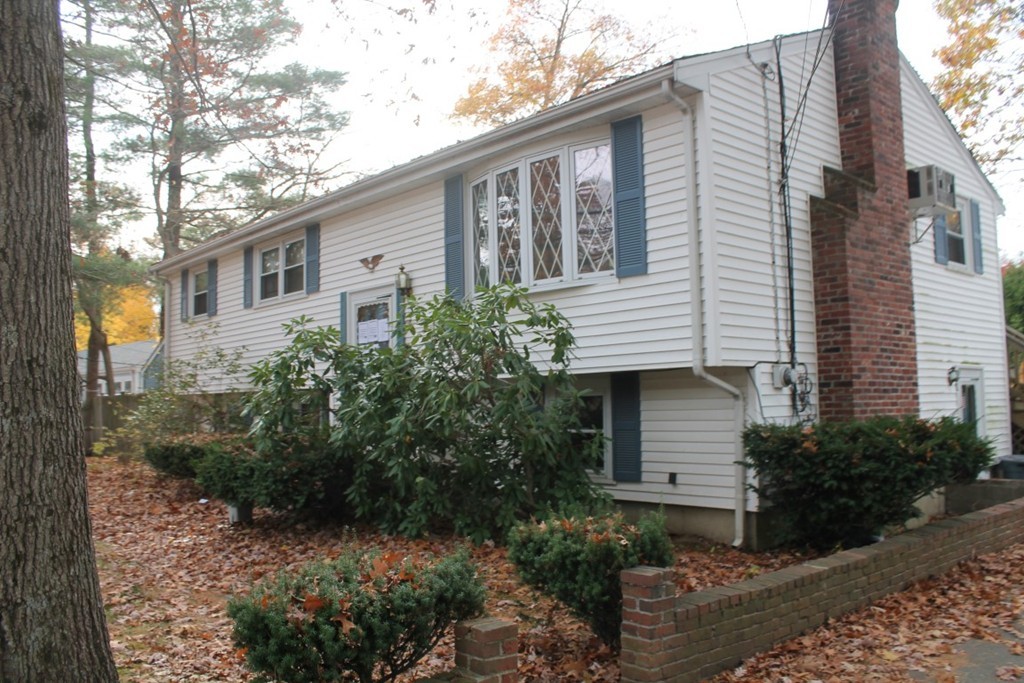 22 Clover Road Holbrook, MA 02343 - Photo 3 of 11